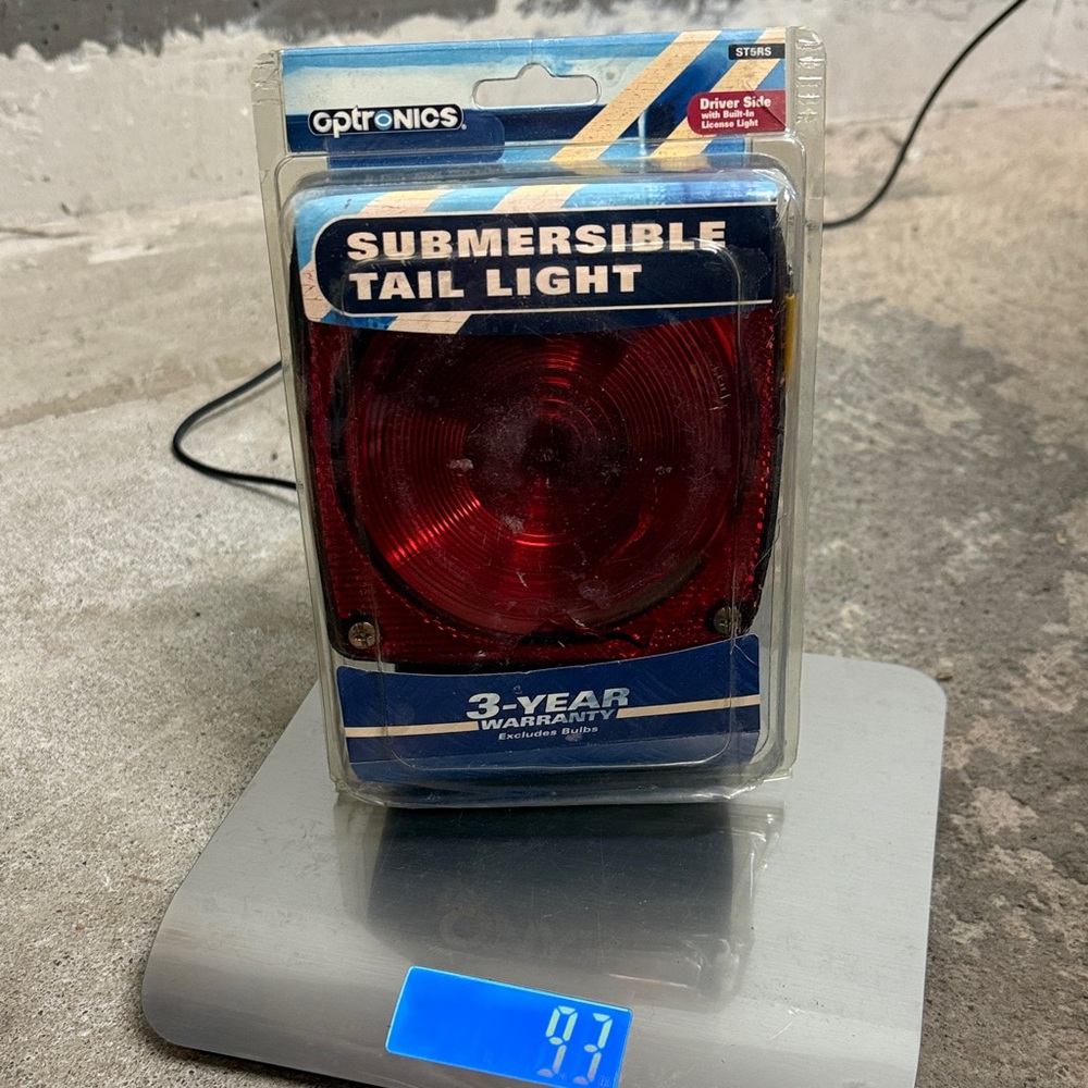 Optronics Tail Light - Right - Waterproof ST-6RS New In Box